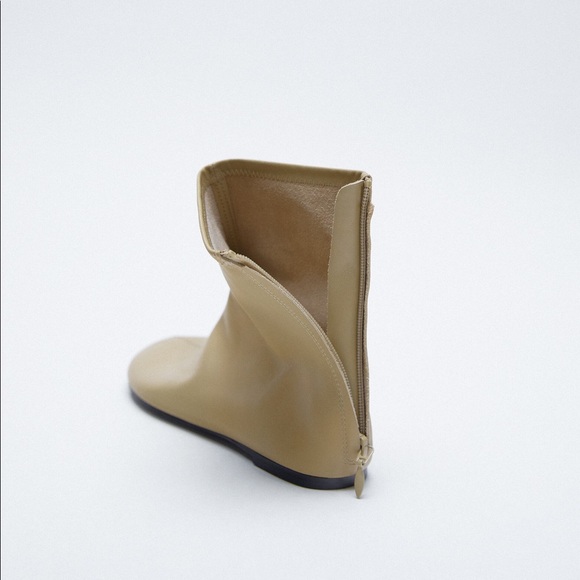 💗 3 for $20💗 Zara round toe low heel leather taupe gray boot - Picture 4 of 14